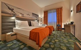 Ramada Airport Hotel Prague